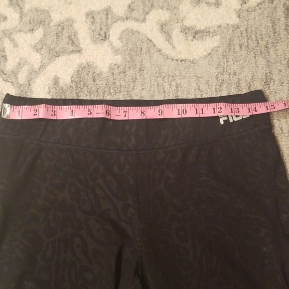 SOLD - FILA cropped workout pants - Picture 7 of 8